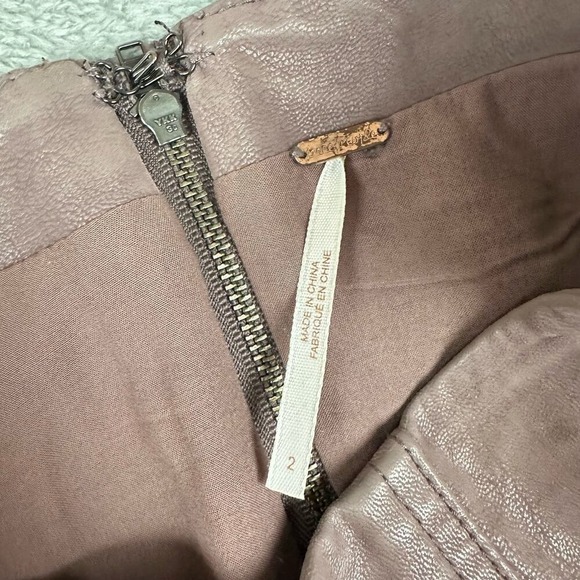 Free People Faux Leather Mini Skirt Mauve Pink A Line Size 2 Seamed Pocket Zip - Picture 4 of 8